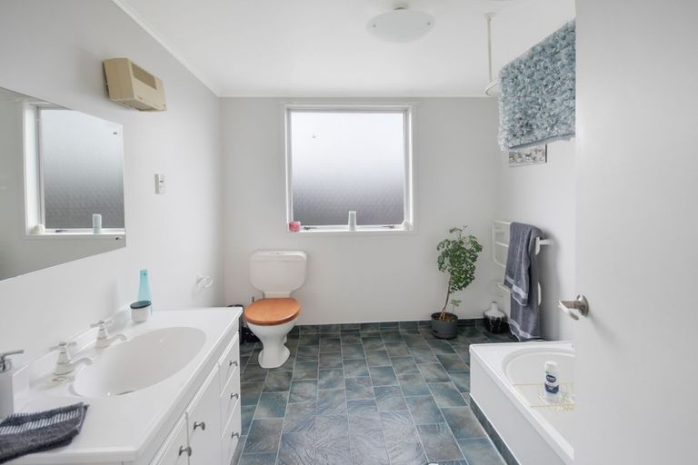 Photo of property in 81 Kinmont Crescent, Kinmont Park, Mosgiel, 9024