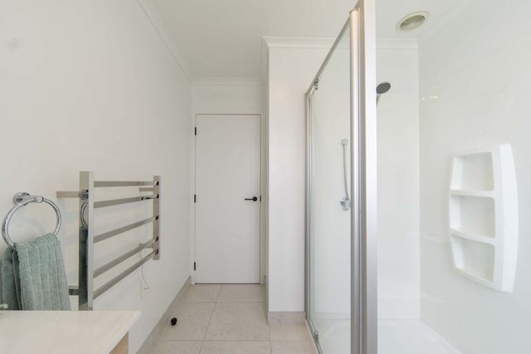 Photo of property in 2/2 Bostonkip Crescent, Fitzroy, Hamilton, 3282