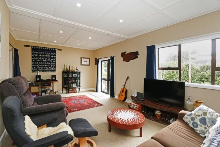 Photo of property in 58 Fox Street, Opunake, 4616