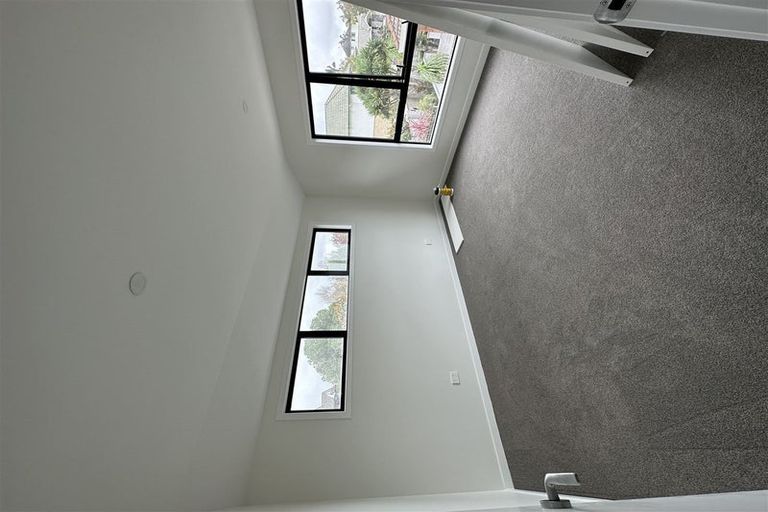 Photo of property in 12a Bluefin Way, West Harbour, Auckland, 0618