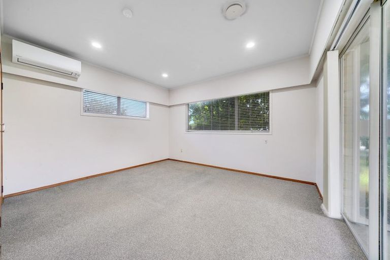 Photo of property in 20 Sunnypark Avenue, Rosehill, Papakura, 2113