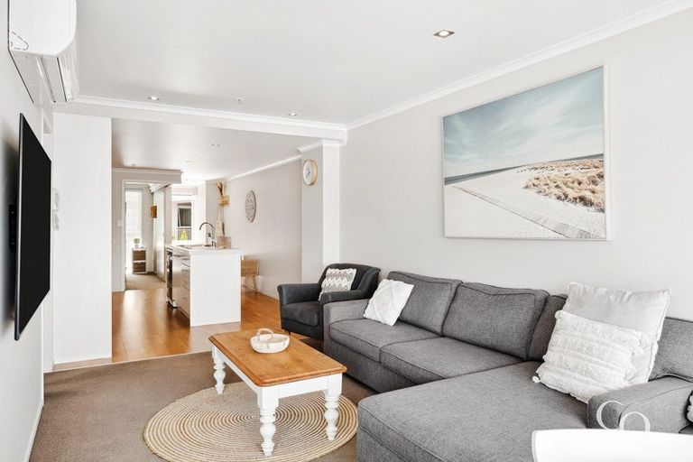 Photo of property in Algarve Apartments, 213/332 Maunganui Road, Mount Maunganui, 3116