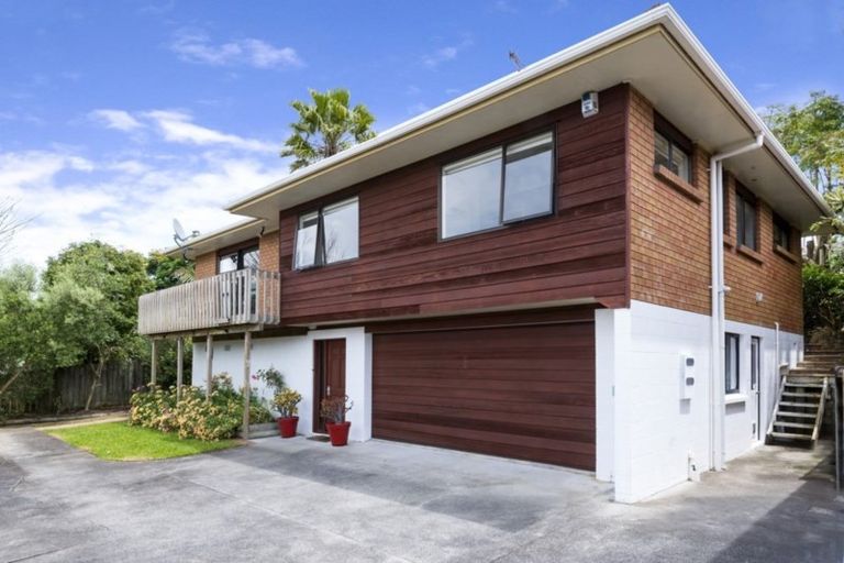 Photo of property in 2/98 Gosford Drive, Botany Downs, Auckland, 2010