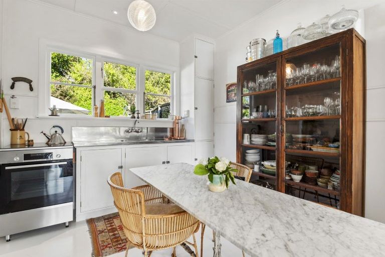 Photo of property in 18 Derby Street, Devonport, Auckland, 0624