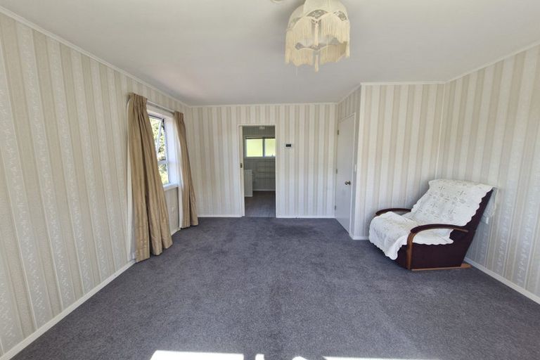 Photo of property in 13 Waikare Street, Karori, Wellington, 6012