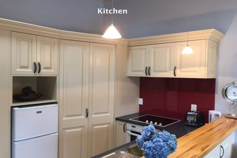 Photo of property in 37 Middleton Road, Kew, Dunedin, 9012