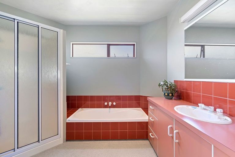 Photo of property in 2/5 Richmond Street, Fitzroy, New Plymouth, 4312