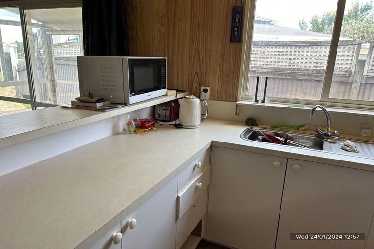 Photo of property in 9 Mahoe Street, Strandon, New Plymouth, 4312