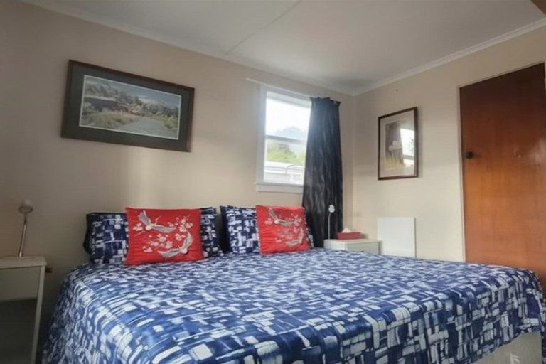 Photo of property in 9 Main Road, Fox Glacier, 7886
