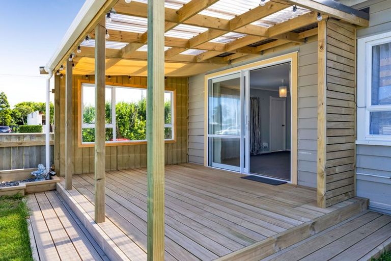 Photo of property in 23 Layard Street, Opunake, 4616