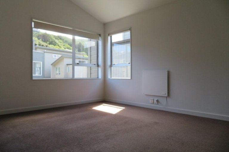 Photo of property in 10/3 Severn Street, Island Bay, Wellington, 6023