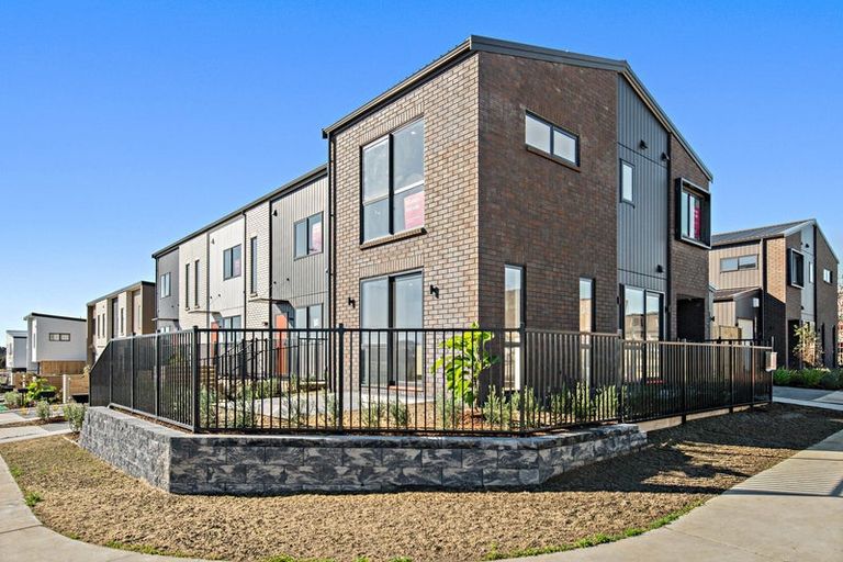 Photo of property in 3 Rautahi Street, Flat Bush, Auckland, 2019