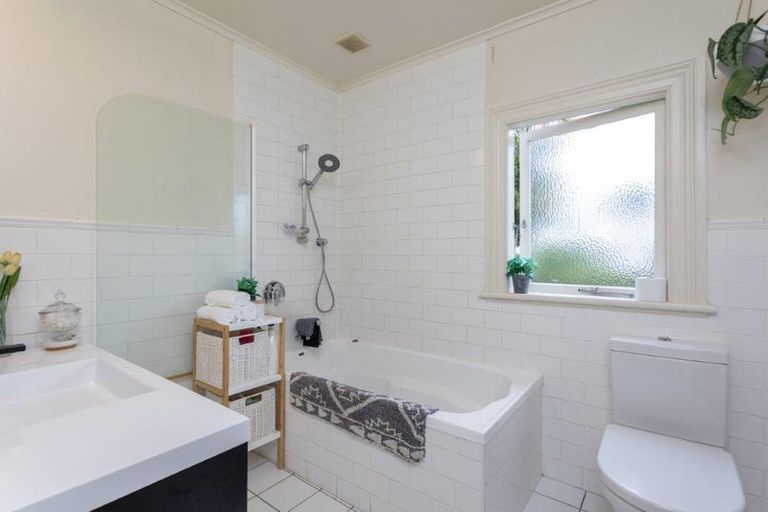 Photo of property in 4 Hamilton Road, Herne Bay, Auckland, 1011