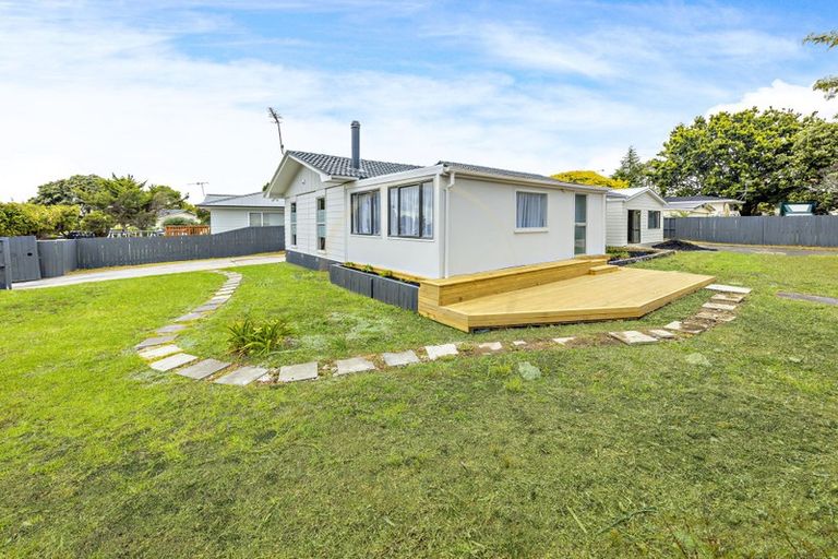 Photo of property in 3 Sandrine Avenue, Clover Park, Auckland, 2019