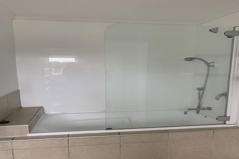 Photo of property in 65 Norwood Road, Bayswater, Auckland, 0622