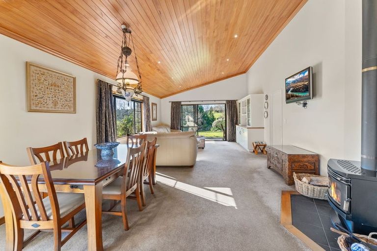 Photo of property in 165 Totara View Road, Wakefield, 7095