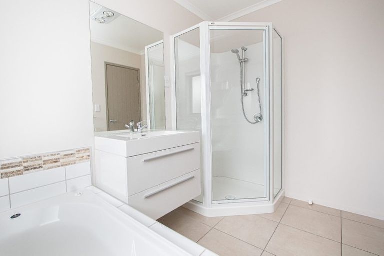 Photo of property in 5 Waltham Place, Rototuna North, Hamilton, 3210