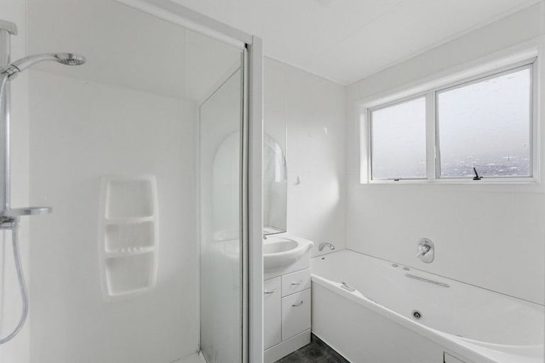 Photo of property in 21 Truby King Street, Merrilands, New Plymouth, 4312