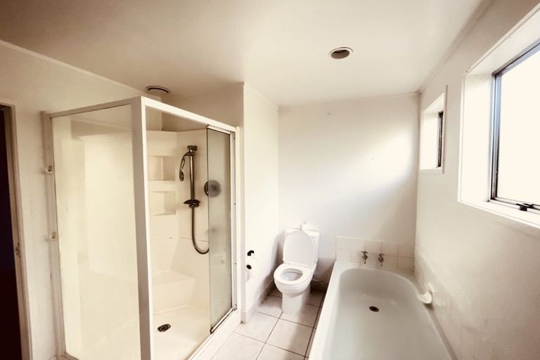 Photo of property in 49 Roys Road, Weymouth, Auckland, 2103