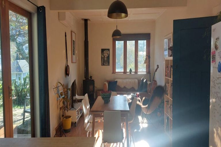 Photo of property in 75 Severn Street, Island Bay, Wellington, 6023