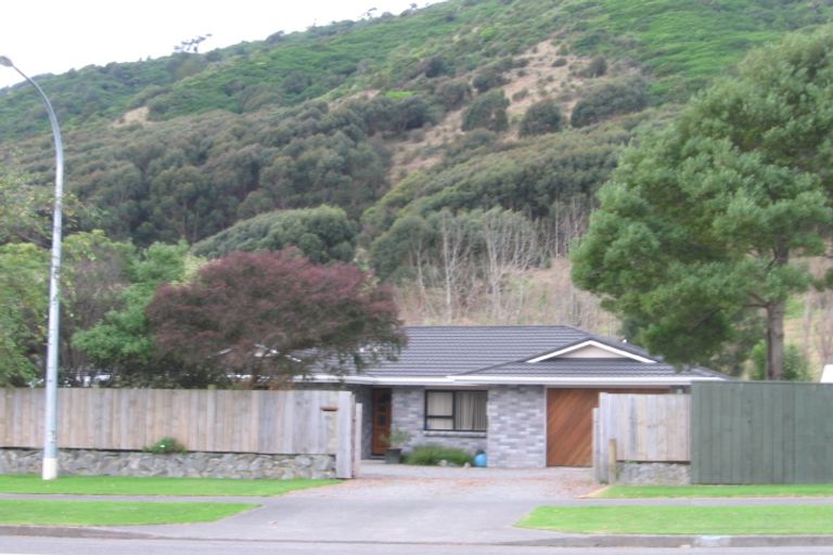 Photo of property in 79 Elizabeth Street, Waikanae, 5036