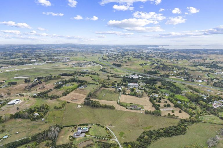 Photo of property in 11 Bobs Way, Dairy Flat, 0792