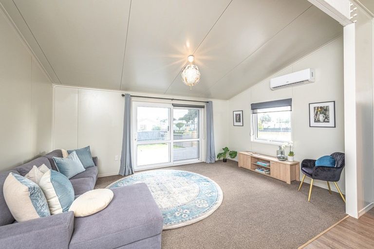 Photo of property in 10 Karaka Street, Castlecliff, Whanganui, 4501