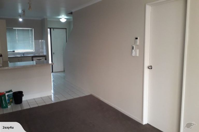 Photo of property in 94b Naylors Drive, Mangere, Auckland, 2022