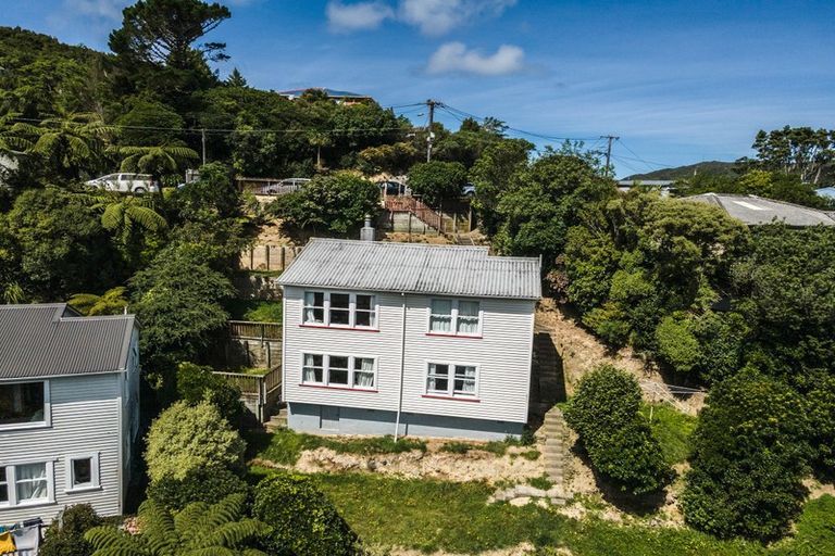 Photo of property in 21 Montgomery Avenue, Karori, Wellington, 6012
