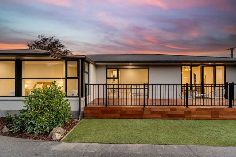 Photo of property in 16 Chepstow Avenue, Fendalton, Christchurch, 8052