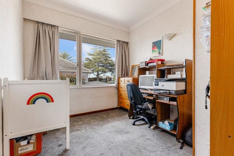 Photo of property in 7 Phillip Avenue, Glen Eden, Auckland, 0602