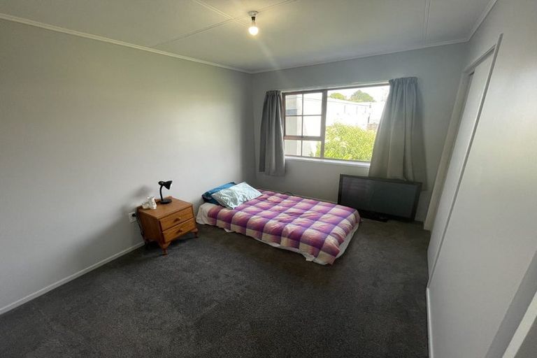 Photo of property in 15 Kauri Street, Inglewood, 4330
