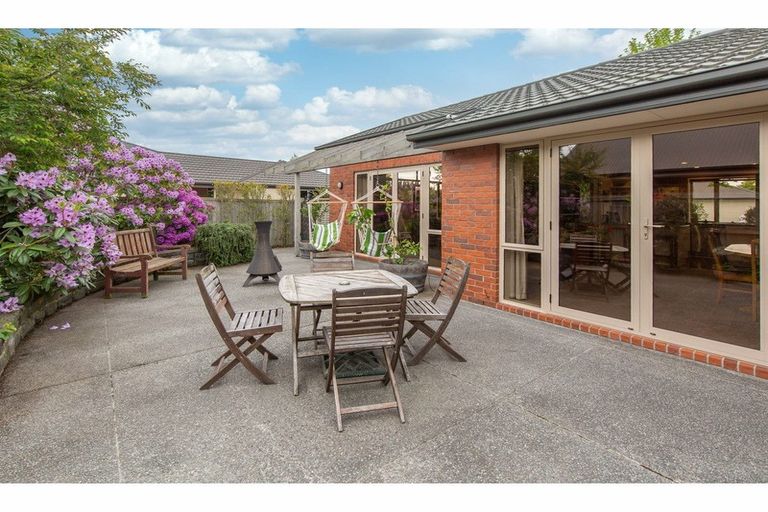 Photo of property in 14 Coolspring Way, Redwood, Christchurch, 8051