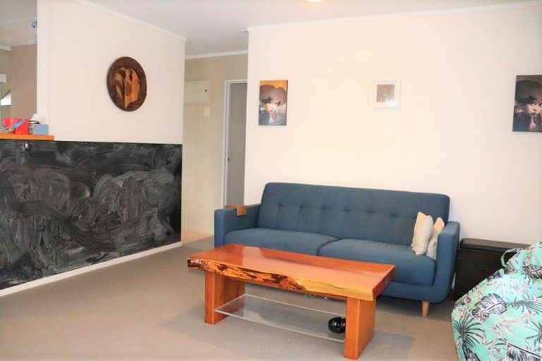 Photo of property in 2/54 Pooks Road, Ranui, Auckland, 0612