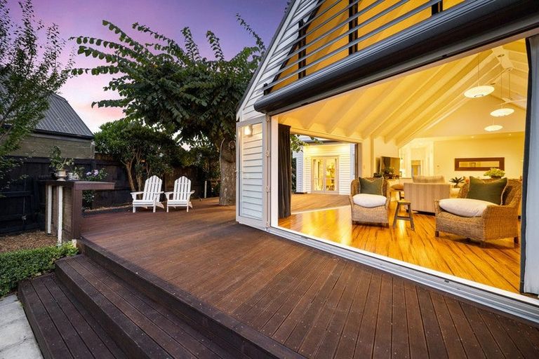 Photo of property in 9 Kotare Street, Fendalton, Christchurch, 8041