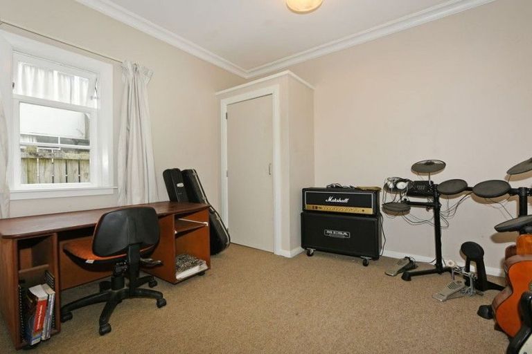 Photo of property in 158 Naenae Road, Naenae, Lower Hutt, 5011