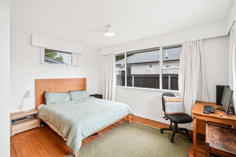 Photo of property in 25 Camelia Place, Islington, Christchurch, 8042