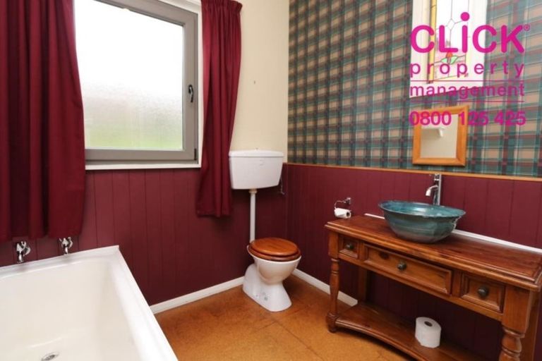 Photo of property in 128 Glen Road, The Glen, Dunedin, 9011