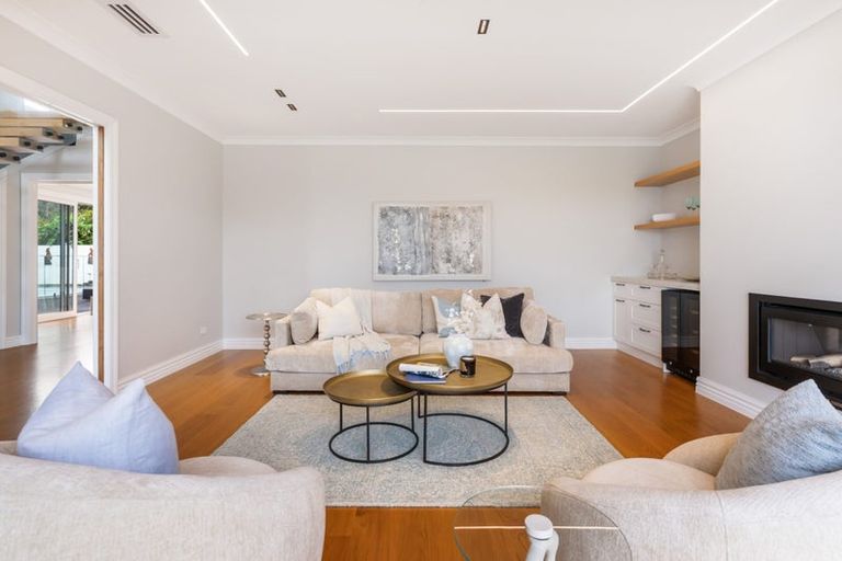 Photo of property in 32 Rahui Road, Greenhithe, Auckland, 0632
