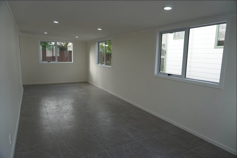 Photo of property in 2 Barnard Place, Manurewa East, Auckland, 2102
