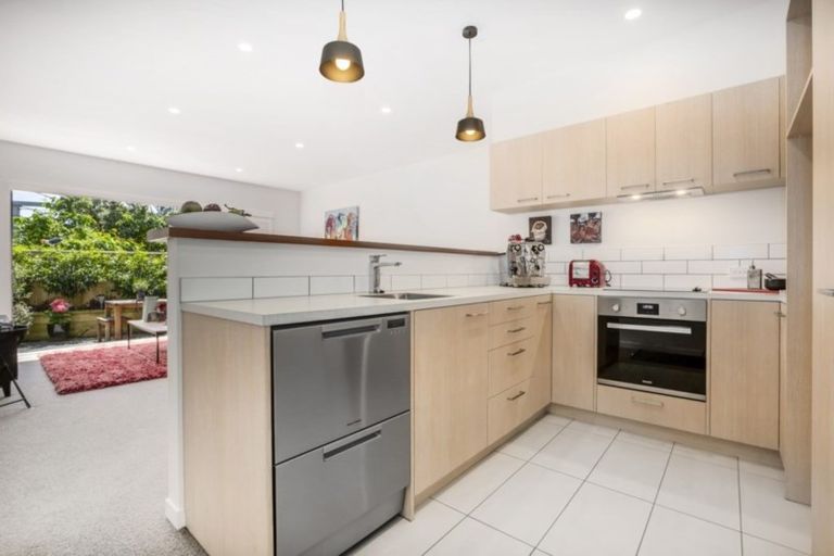 Photo of property in 11/7 Handyside Street, Tawa, Wellington, 5028