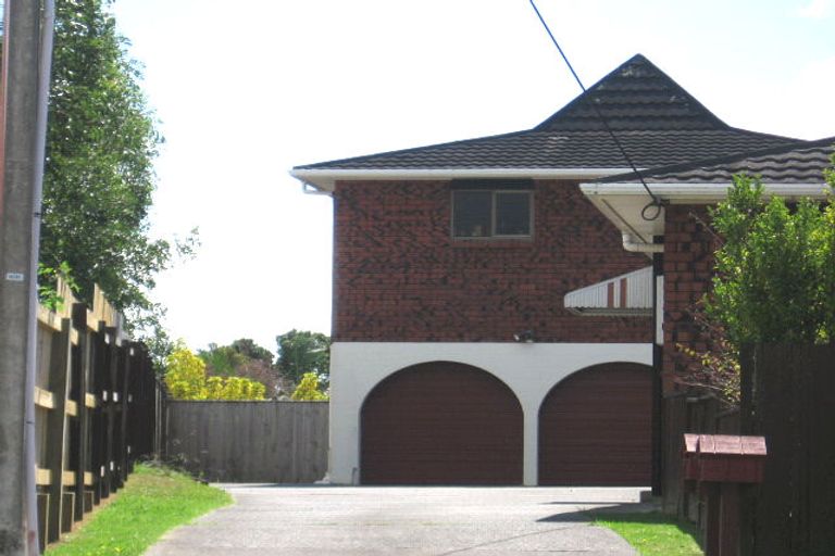 Photo of property in 1/26 Hyde Road, Rothesay Bay, Auckland, 0630