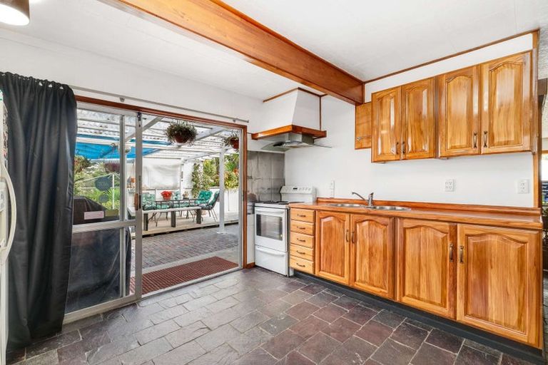 Photo of property in 91 Barrys Road, Glendene, Auckland, 0602