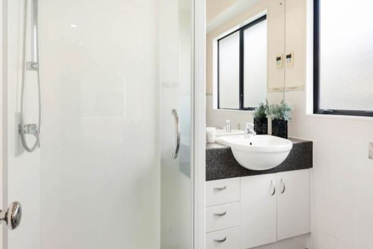 Photo of property in 3 Dunoon Close, Flat Bush, Auckland, 2016