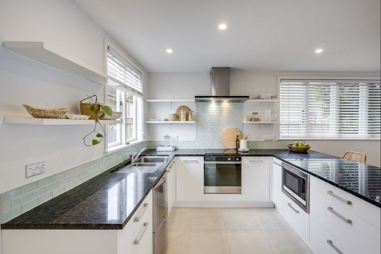 Photo of property in 2/8 Meeanee Quay, Westshore, Napier, 4110