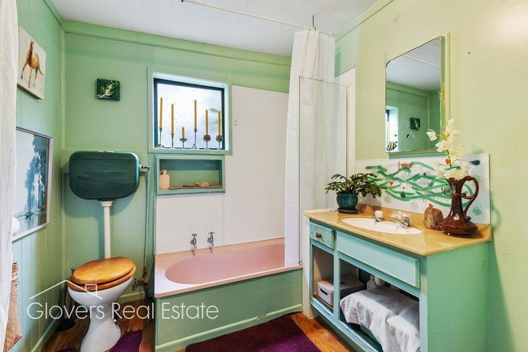 Photo of property in 205 Victory Road, Laingholm, Auckland, 0604