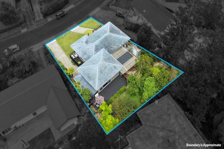 Photo of property in 16 Judkins Crescent, Cockle Bay, Auckland, 2014