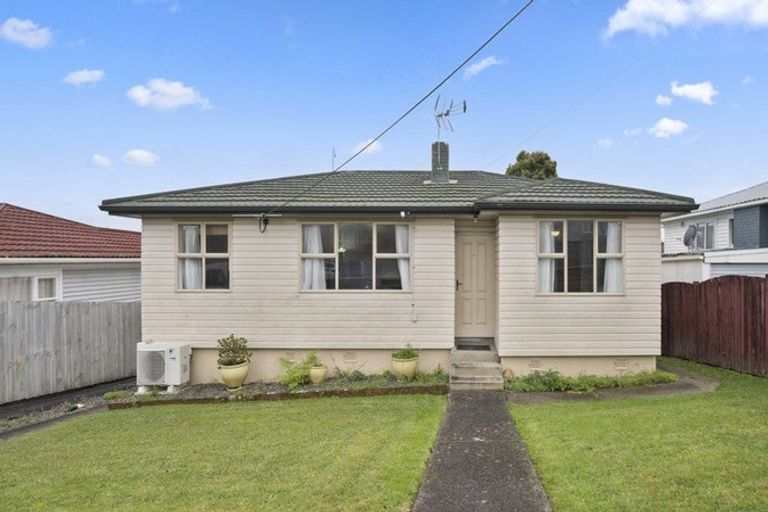Photo of property in 7 Blease Street, New Lynn, Auckland, 0600