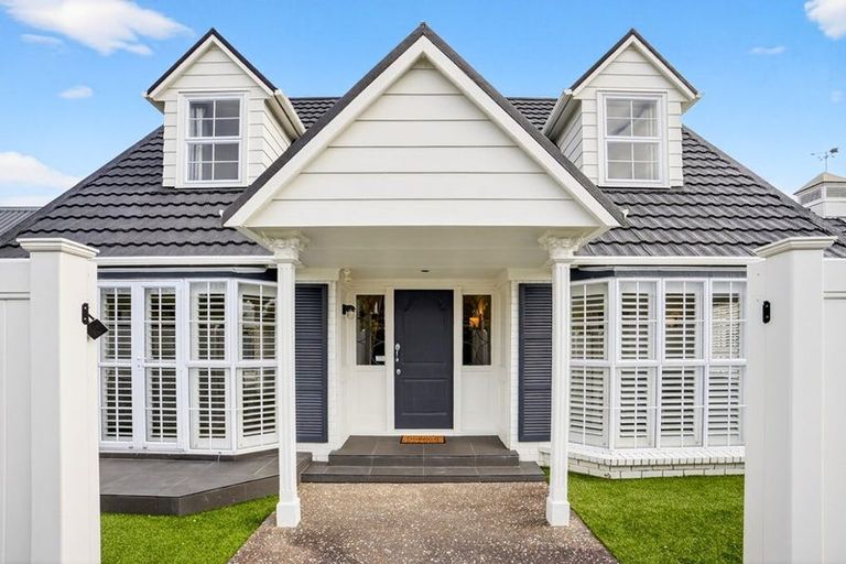Photo of property in 2/15 Saltburn Road, Milford, Auckland, 0620