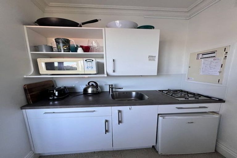 Photo of property in 8 Central Terrace, Kelburn, Wellington, 6012